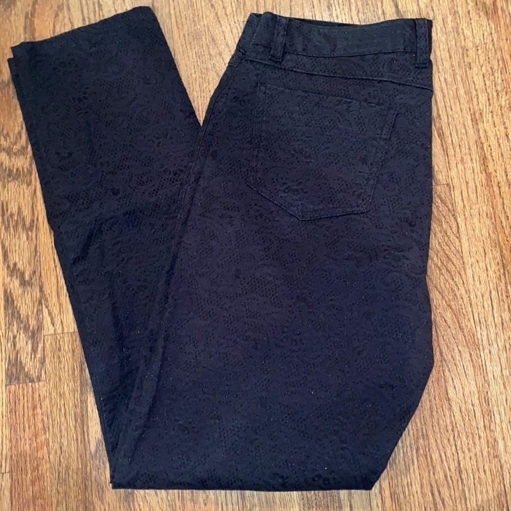 Red Saks Fifth Avenue size 8 black jeans.